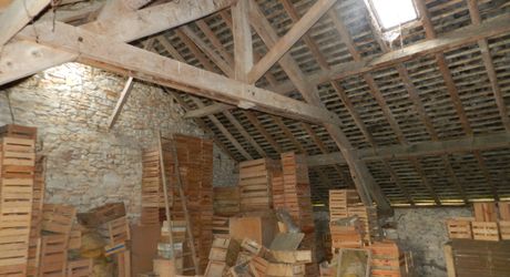 A vendre Gramat centre, ancien entrepôt à convertir, terrain 299 m²