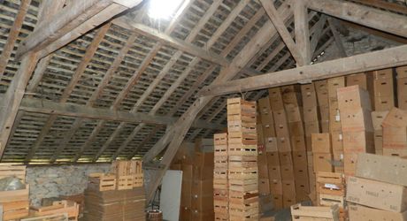 A vendre Gramat centre, ancien entrepôt à convertir, terrain 299 m²