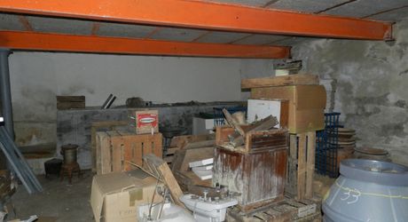 A vendre Gramat centre, ancien entrepôt à convertir, terrain 299 m²