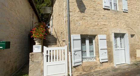 Exclusivité Chris'Immo !! A vendre Gramat centre maison de ville fin XIXe + studio indépendant en rez-de-chaussée 