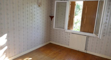 Maison 3/4 pieces,800m² de jardin clos, proche des commerces