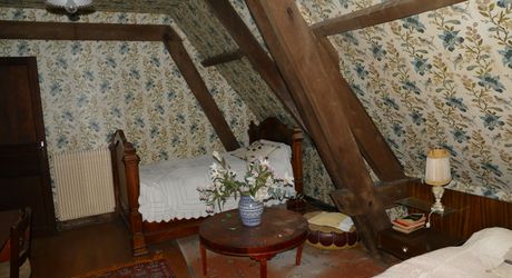 A vendre proche rivière Dordogne, grande maison en pierre, dépendances, terrain 2 hectares, secteur VAYRAC  
