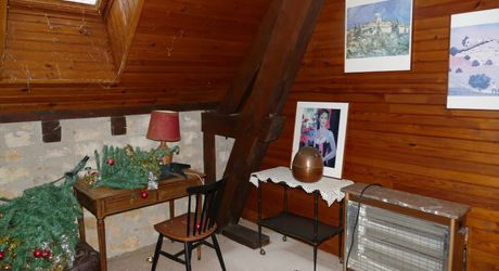A vendre proche rivière Dordogne, grande maison en pierre, dépendances, terrain 2 hectares, secteur VAYRAC  
