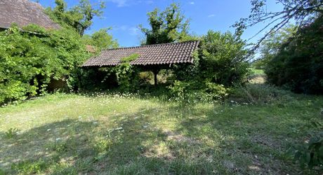 A vendre proche rivière Dordogne, grande maison en pierre, dépendances, terrain 2 hectares, secteur VAYRAC  