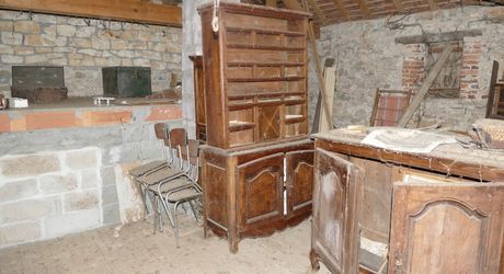 A vendre proche rivière Dordogne, grande maison en pierre, dépendances, terrain 2 hectares, secteur VAYRAC  