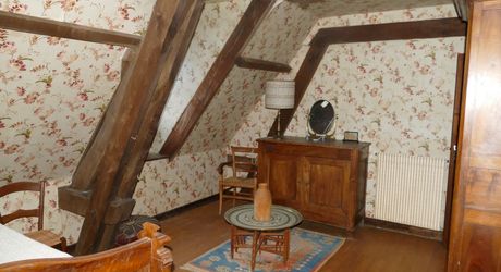 A vendre proche rivière Dordogne, grande maison en pierre, dépendances, terrain 2 hectares, secteur VAYRAC  