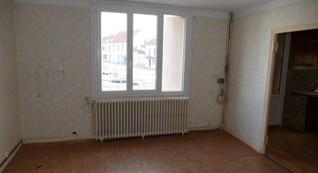 LACAPELLE-MARIVAL, centre de village, Maison de ville à rénover idéale pour locatif.