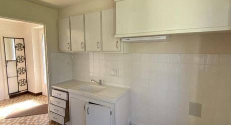 A vendre Saint-Céré proche centre ville maison T5, jardin arboré