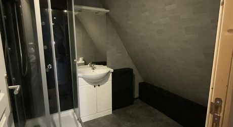 A vendre secteur Gramat, propriété de 325 m² avec logement indépendant, studio, chambres d'hôtes et espace bien-être