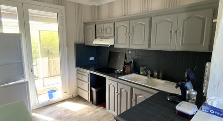 A vendre secteur GRAMAT, 1ère périphérie, pavillon de 1965 rénové, 3 chambres, terrain 2630 m².