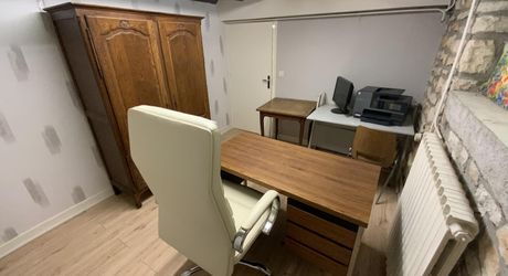 A vendre secteur GRAMAT, 1ère périphérie, pavillon de 1965 rénové, 3 chambres, terrain 2630 m².