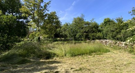 A vendre secteur GRAMAT, 1ère périphérie, pavillon de 1965 rénové, 3 chambres, terrain 2630 m².