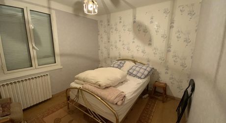A vendre secteur GRAMAT, 1ère périphérie, pavillon de 1965 rénové, 3 chambres, terrain 2630 m².