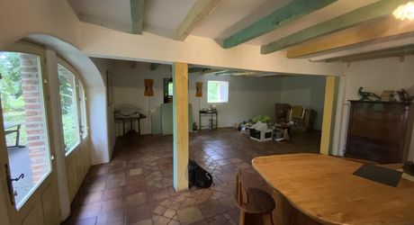 Maison de caractère en pierre sur la commune de  Liourdres 19120