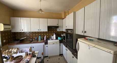 GRAMAT area, 3-bedroom house on 356 m² of land within walking distance of all amenities.