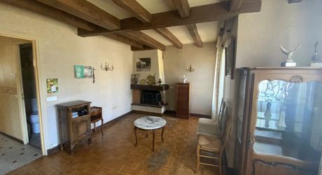 GRAMAT area, 3-bedroom house on 356 m² of land within walking distance of all amenities.