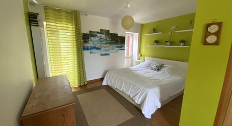A vendre secteur Gramat, magnifique propriété comprenant deux maisons d'habitations, piscine, dépendances , terrain 12,4954 hectares.