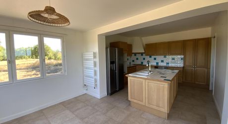 Secteur Gramat, maison individuelle érigée sur sous-sol complet à finir d'aménager– Terrain 2616 m².