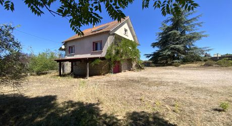 Secteur Gramat, maison individuelle érigée sur sous-sol complet à finir d'aménager– Terrain 2616 m².