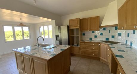 Secteur Gramat, maison individuelle érigée sur sous-sol complet à finir d'aménager– Terrain 2616 m².