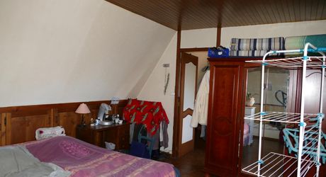 Secteur LACAPELLE-MARIVAL, maison en pierre avec grange sur 321m² de terrain
