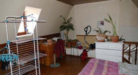 Secteur LACAPELLE-MARIVAL, maison en pierre avec grange sur 321m² de terrain