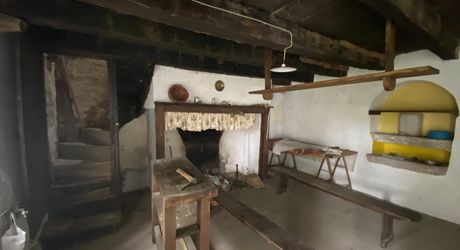 Secteur Labastide Murat;, ensemble immobilier à restaurer