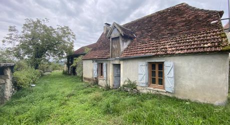 Secteur Labastide Murat;, ensemble immobilier à restaurer