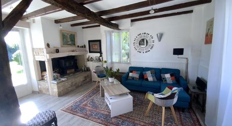 Secteur Bretenoux, à vendre maison 4 chambres , proche toutes commodités avec jardin et dépendances.