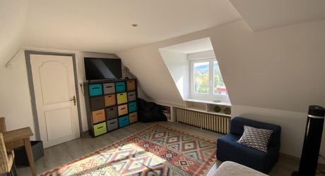 Secteur Bretenoux, à vendre maison 4 chambres , proche toutes commodités avec jardin et dépendances.