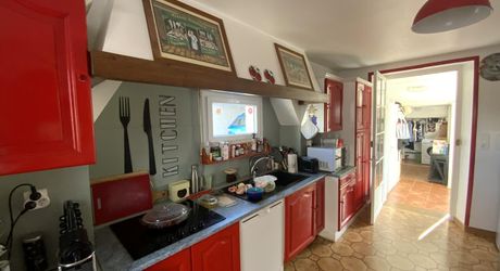 Secteur Bretenoux, à vendre maison 4 chambres , proche toutes commodités avec jardin et dépendances.