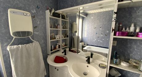 Secteur Bretenoux, à vendre maison 4 chambres , proche toutes commodités avec jardin et dépendances.
