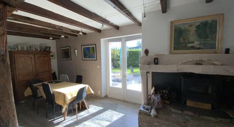 Secteur Bretenoux, à vendre maison 4 chambres , proche toutes commodités avec jardin et dépendances.