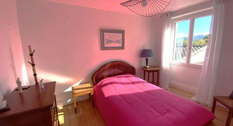 Secteur Bretenoux, à vendre maison 4 chambres , proche toutes commodités avec jardin et dépendances.