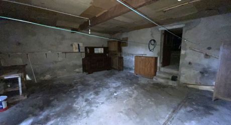 Secteur Gramat, maison avec dépendances et beau potentiel d’aménagement.