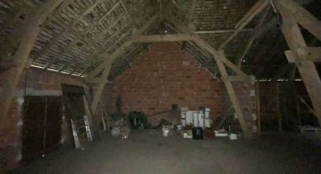 Secteur Gramat, maison avec dépendances et beau potentiel d’aménagement.