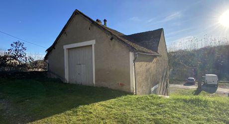 Secteur Gramat, maison avec dépendances et beau potentiel d’aménagement.