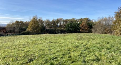 Secteur Bretenoux-Biars dans un cadre paisible et résidentiel,  beau terrain à bâtir de 2208 m².