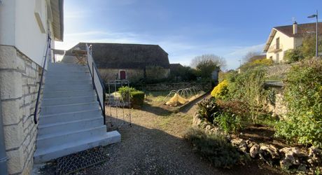 Gramat proche centre-ville, maison 3 chambres, jardin , sous sol complet, 