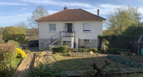 Gramat proche centre-ville, maison 3 chambres, jardin , sous sol complet, 