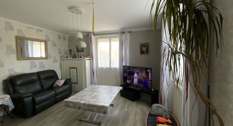 Gramat proche centre-ville, maison 3 chambres, jardin , sous sol complet, 