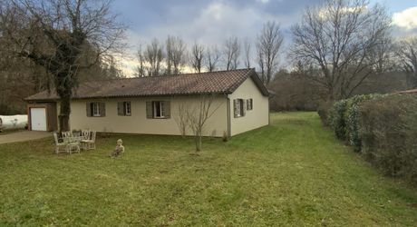 Maison en bois 5 pièces de plain-pied avec grand terrain à Cazals