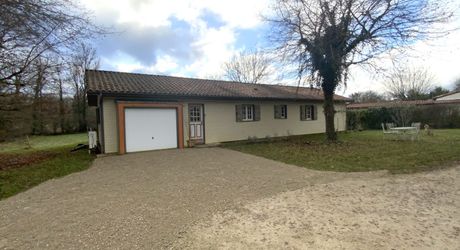 Maison en bois 5 pièces de plain-pied avec grand terrain à Cazals