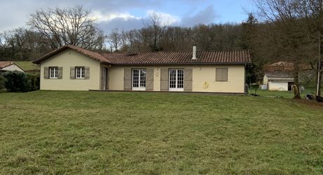 Maison en bois 5 pièces de plain-pied avec grand terrain à Cazals