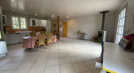 Maison en bois 5 pièces de plain-pied avec grand terrain à Cazals