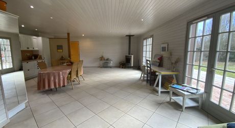 Maison en bois 5 pièces de plain-pied avec grand terrain à Cazals