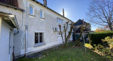 Secteur Gramat, maison familiale avec jardinet, maisonnette attenante à rénover