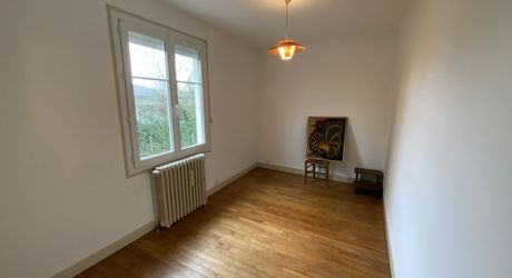 Secteur Gramat, maison familiale avec jardinet, maisonnette attenante à rénover