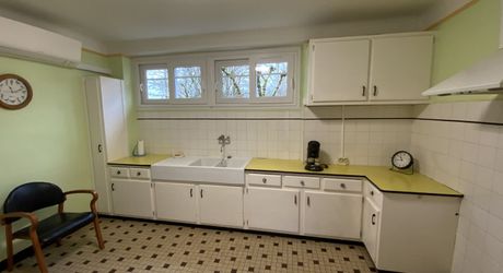 Secteur Gramat, maison familiale avec jardinet, maisonnette attenante à rénover