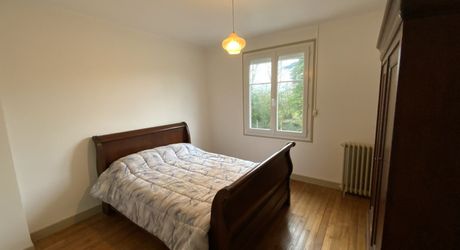 Secteur Gramat, maison familiale avec jardinet, maisonnette attenante à rénover